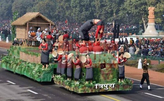 Tripura’s tableau draws attention at Rajghat Tripura’s tableau draws attention at Rajghat